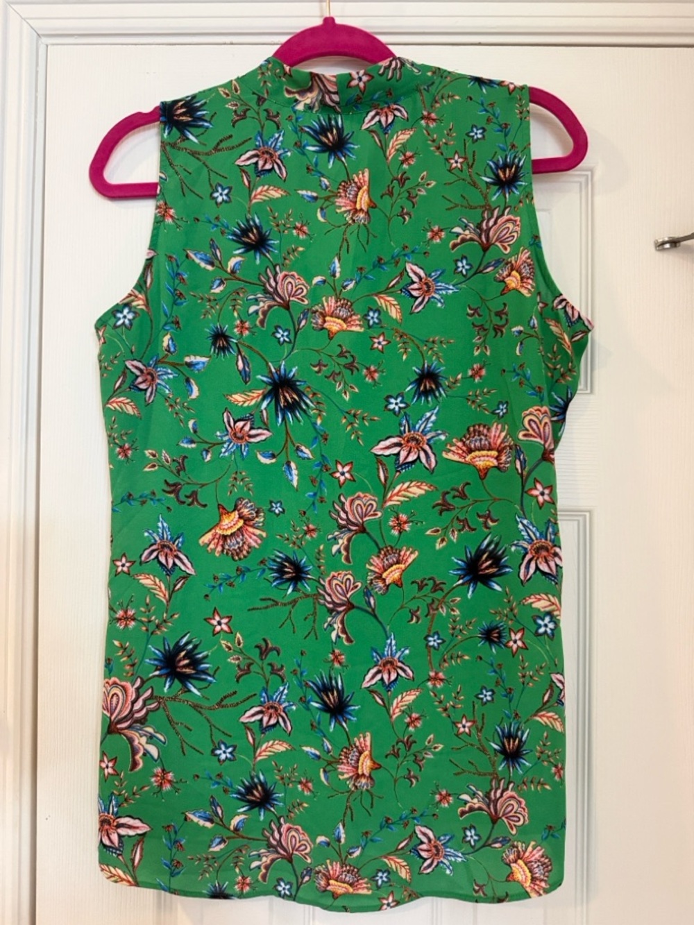 Rose & Olive Green Floral V-Neck Shell - Picture 3 of 4